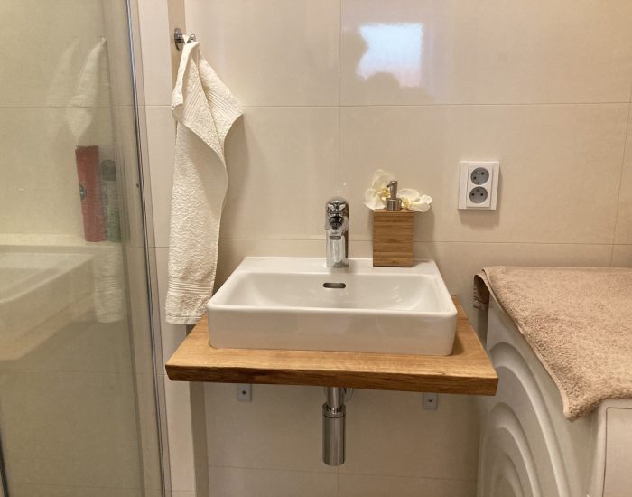 Deska pod umyvadlo dub