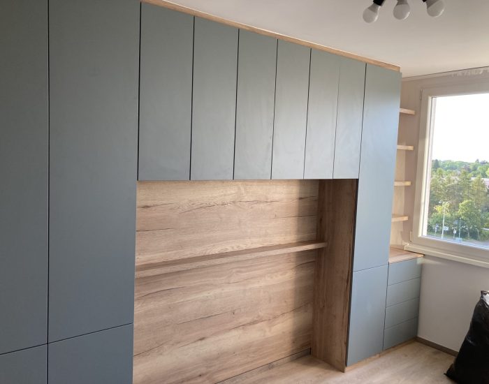 Šatní skříň do ložnice