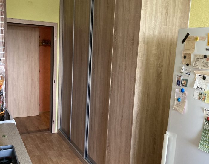 Montáž šatní skříně