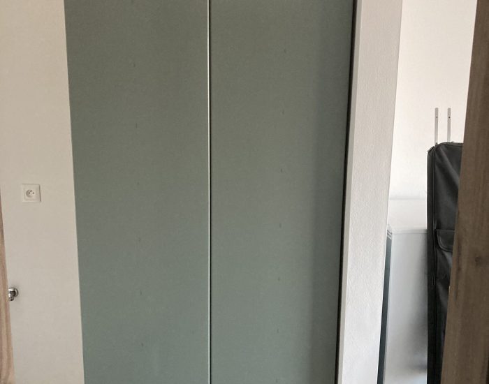 Montáž šatní skříně IKEA