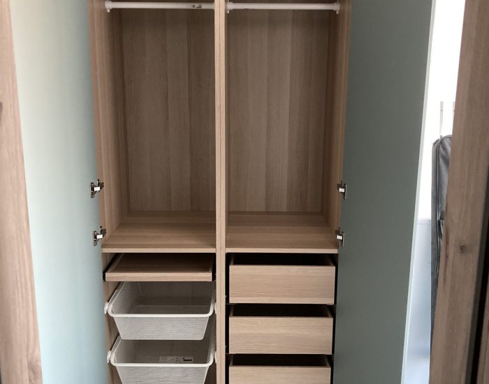 Montáž šatní kříně IKEA